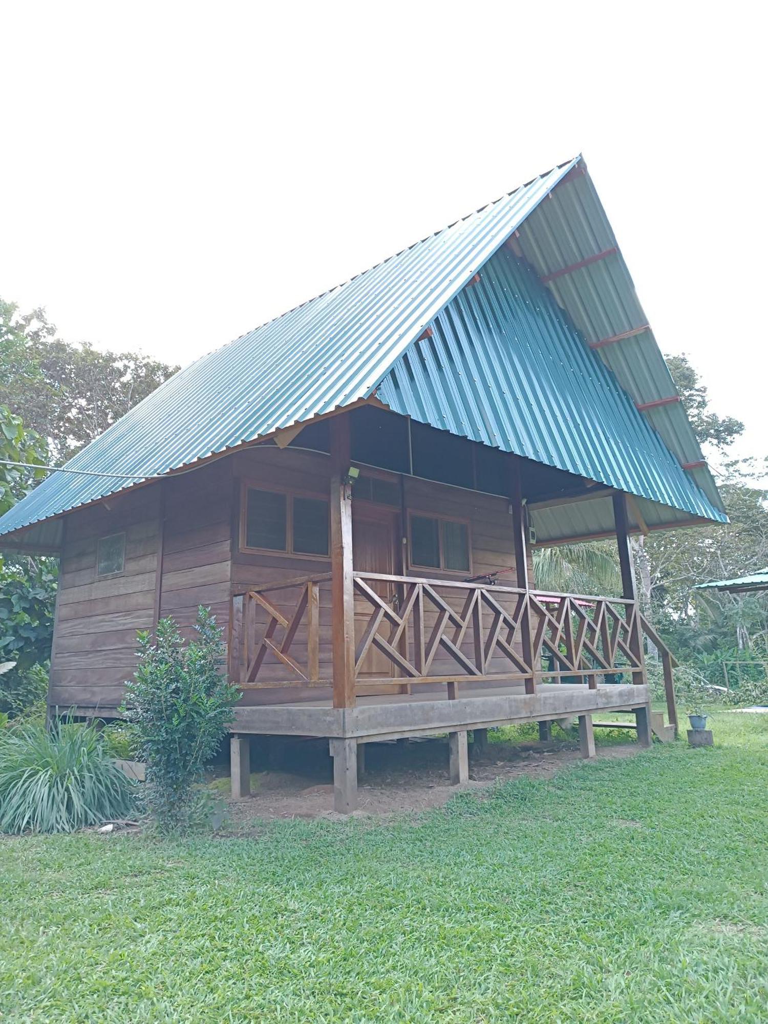 Quirquincho House Lodge Puerto Maldonado Exteriör bild
